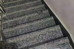 蓝水晶楼梯